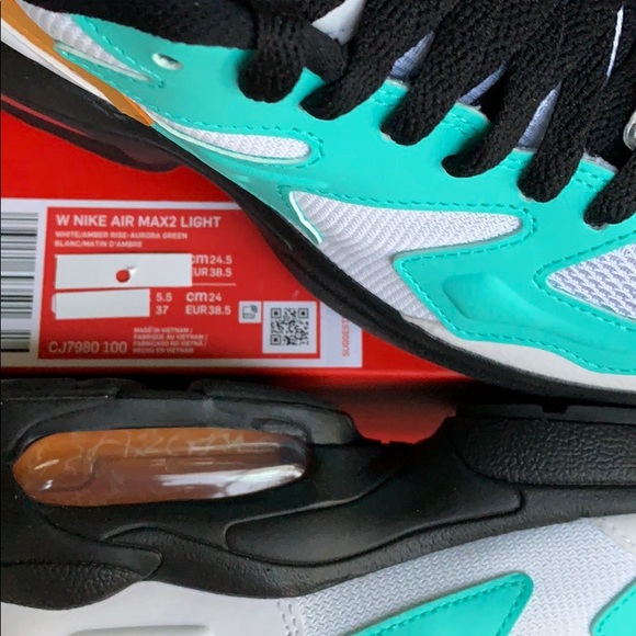 W NIKE AIR MAX2 LIGHT WHITE/AMBER RISE-AURORA GREE - Picture 12 of 16